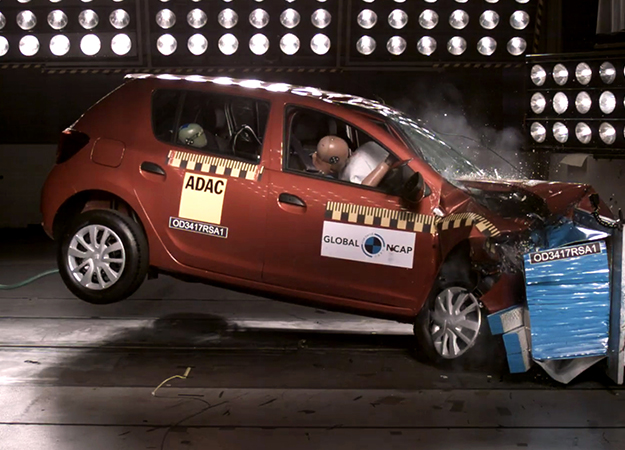 2017-crash2-Renault-Sandero