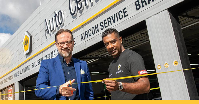 Automobile Association CEO, Willem Groenewald, (left), and AA Auto Centre owner, Noelan Vandayar, officially opening the first AA Auto Centre in Johannesburg.